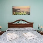 Nicole Vista Mare Daire *